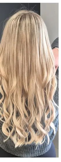 Lange blonde Haare mit Locken